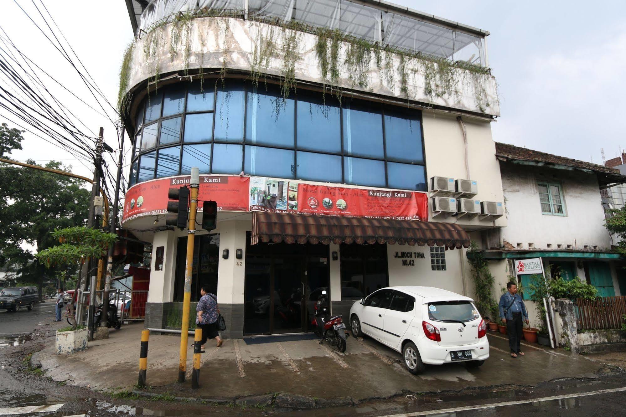 Hotel Bantal Guling Alun Alun Bandung Zewnętrze zdjęcie