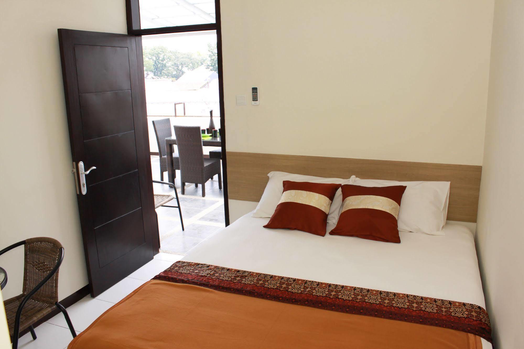 Hotel Bantal Guling Alun Alun Bandung Zewnętrze zdjęcie